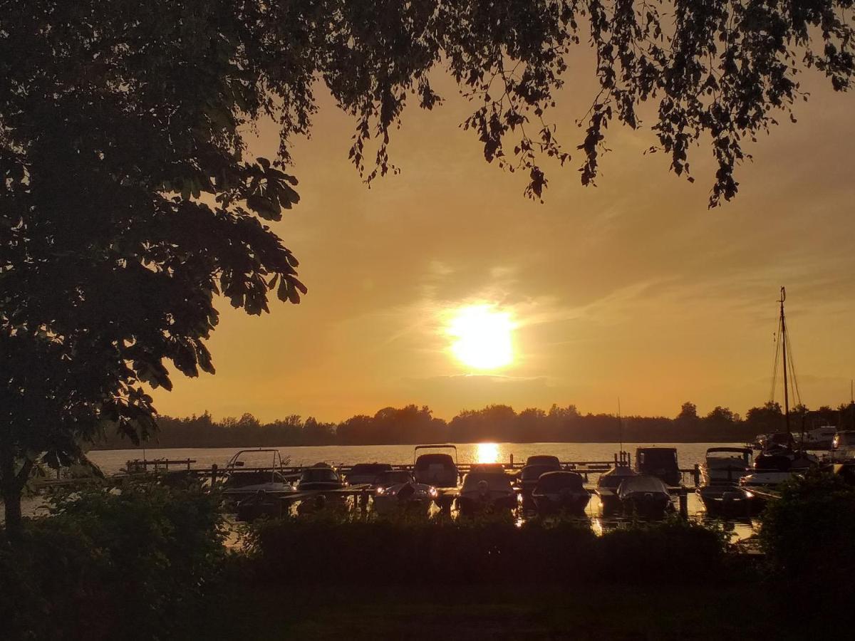 Camping Kleine Belterwijde, Trekkershut Exterior photo